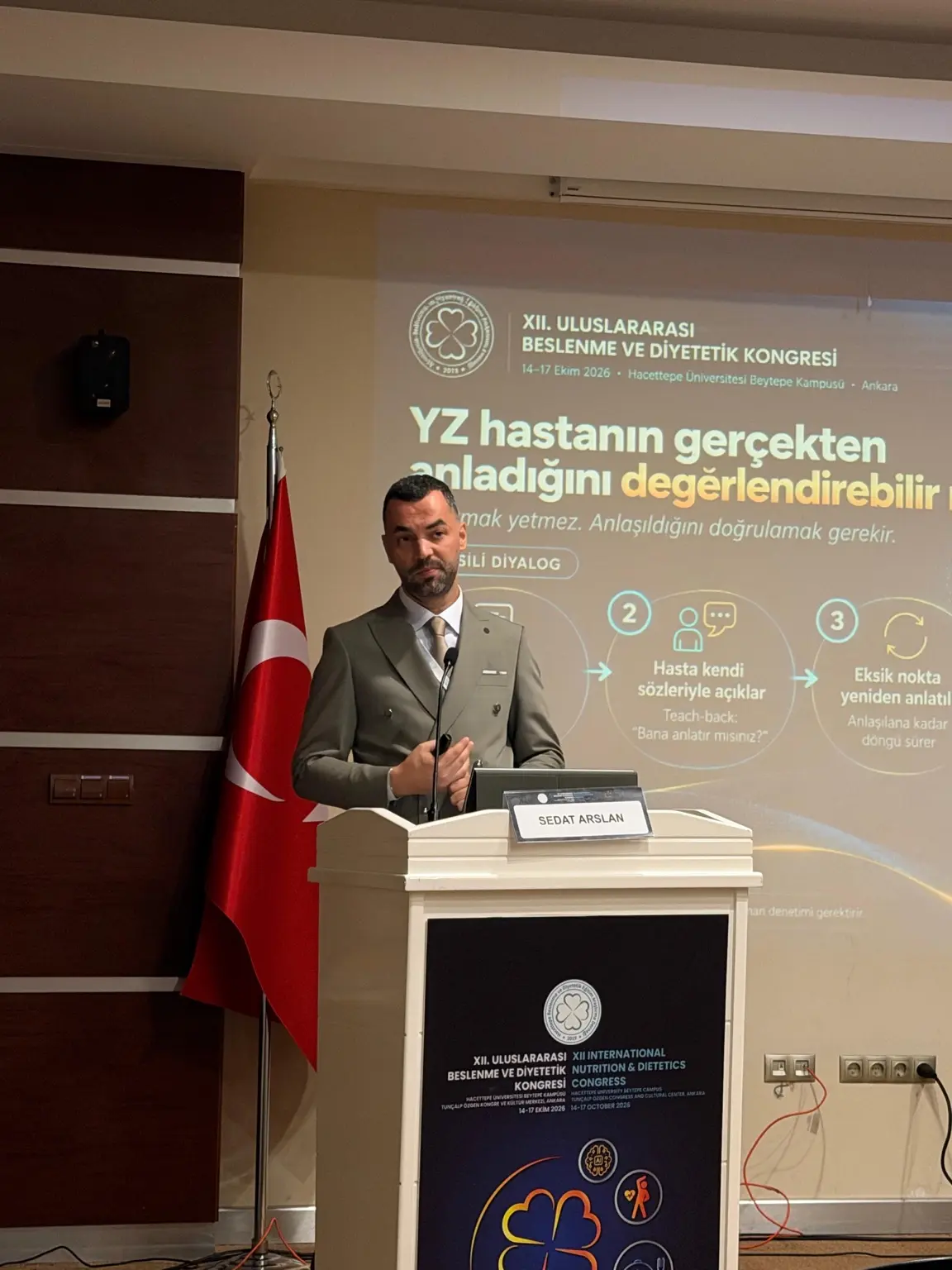 Sedat Arslan explaining how AI may support teach-back by checking what a patient understood